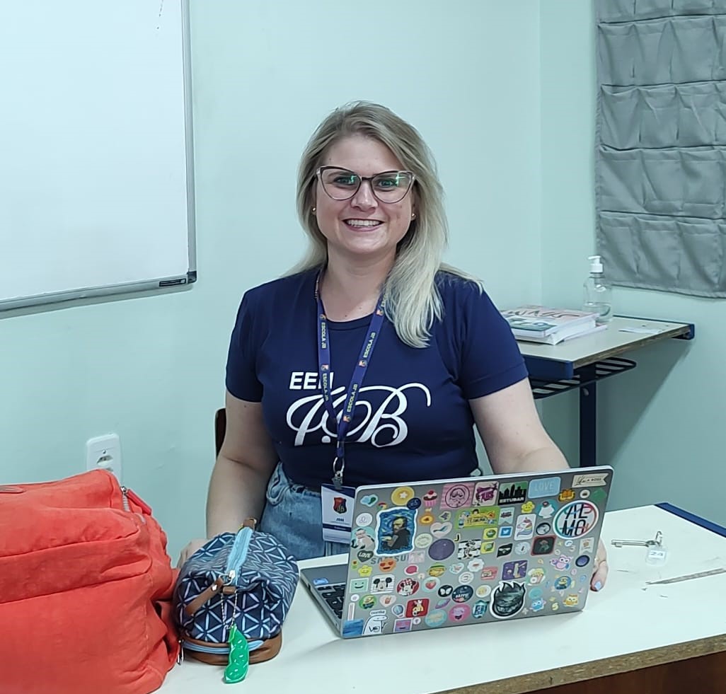 A Professora Josiéli Tonin Pagliosa leciona na Escola José Bonifácio em Erechim