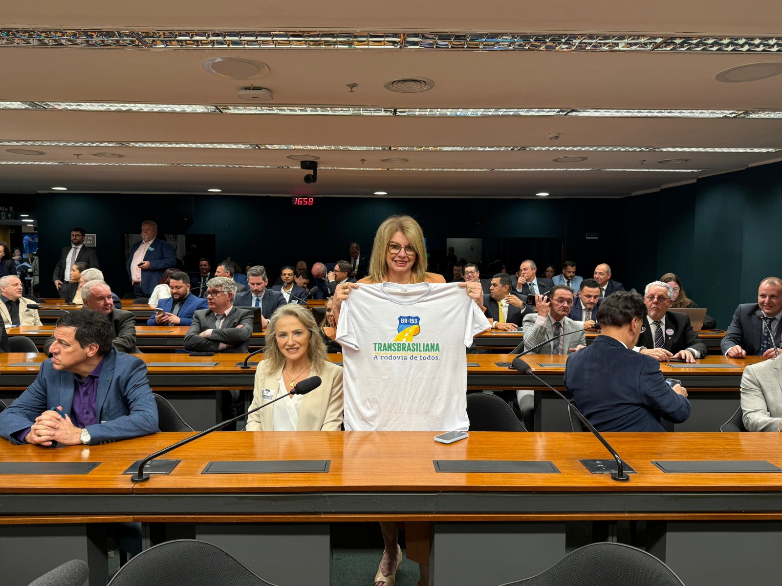 CDL Erechim presente no VII fórum nacional do comércio.jpeg