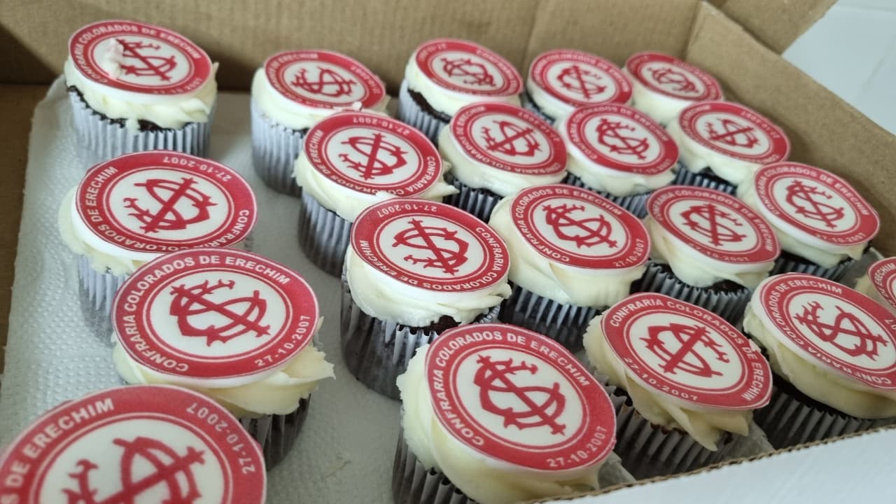 Comemoração foi com churrasco e direto a cupcake temático